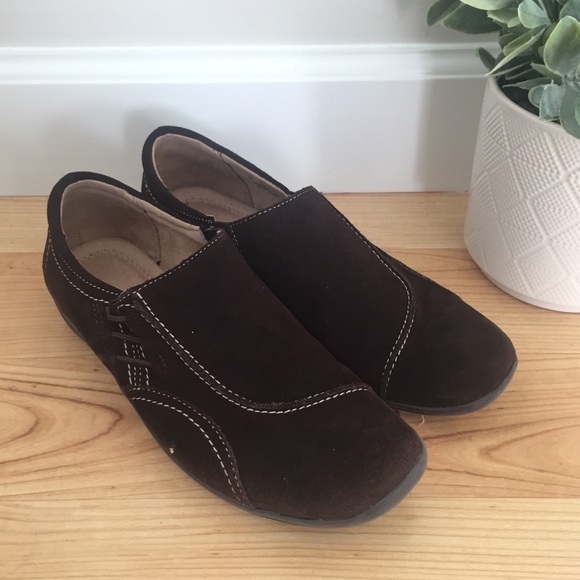 naturalizer walking shoes